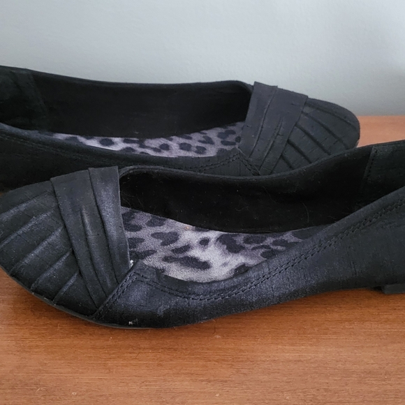 Bliss size 6 flats - Picture 2 of 7